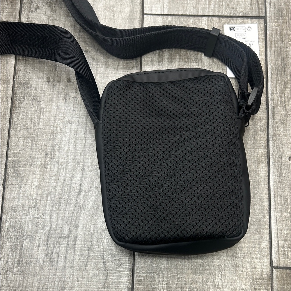 BOSS by Hugo Boss Black Crossbody Bag NWT - Picture 5 of 6